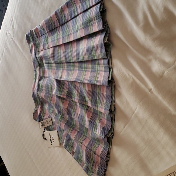 Aritzia Olive Micropleated Skirt in Iris Blue, Orchid Pink and Bleu Iris Size 8 - Picture 4 of 12